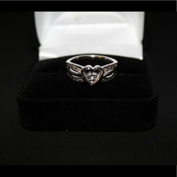 Kay Jewelers Jewelry - ✨ New Kay Jewelers heart ring 💍